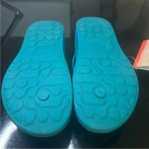 NWT Soul Naturalizer flip flops - Picture 2 of 6